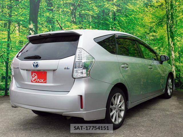 Toyota PRIUS ALPHA 2011-12 7329557-1