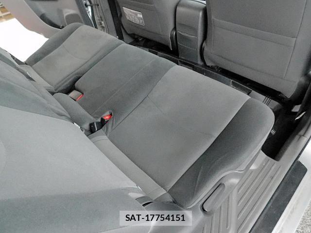 Toyota PRIUS ALPHA 2011-12 7329557-19