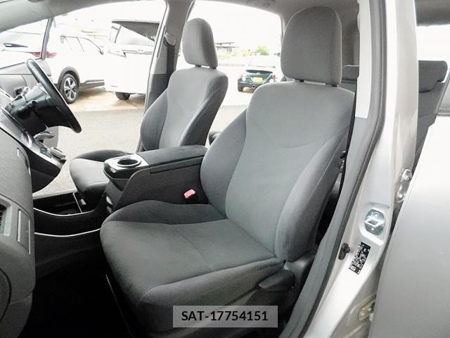 Toyota PRIUS ALPHA 2011-12 7329557-23