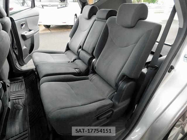 Toyota PRIUS ALPHA 2011-12 7329557-24