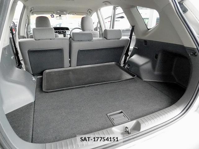 Toyota PRIUS ALPHA 2011-12 7329557-26