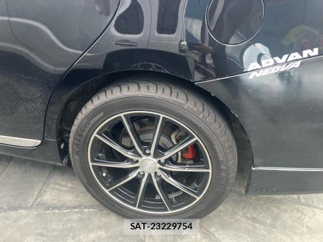 Toyota PRIUS ALPHA 2013-01 7329537-5