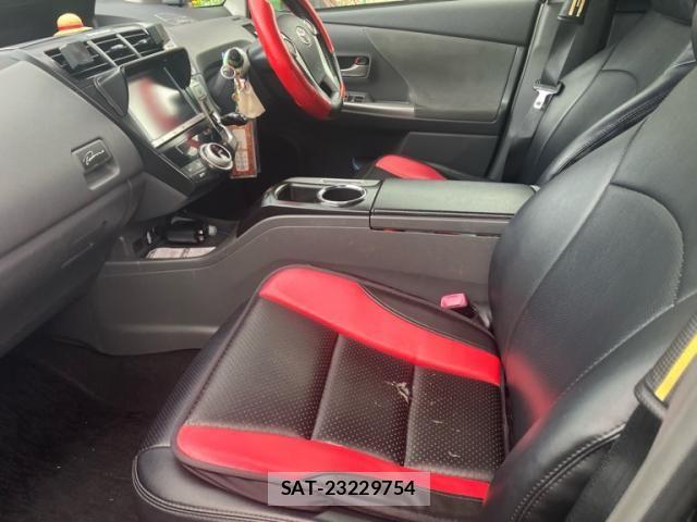 Toyota PRIUS ALPHA 2013-01 7329537-8