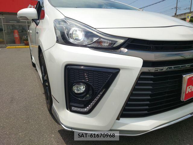 Toyota PRIUS ALPHA 2015-07 7329523-11