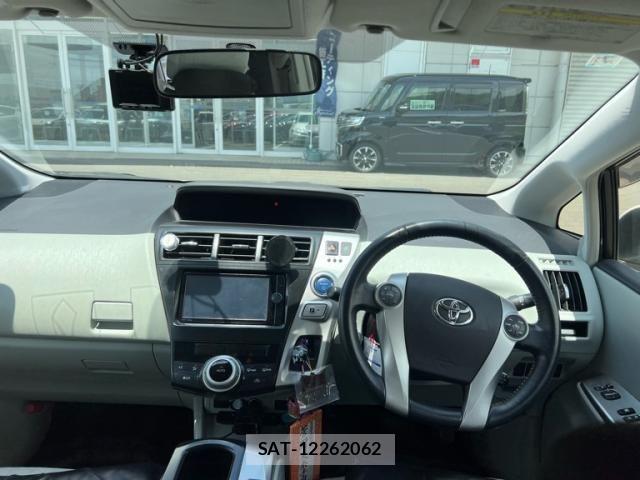Toyota PRIUS ALPHA 2012-07 7329541-15