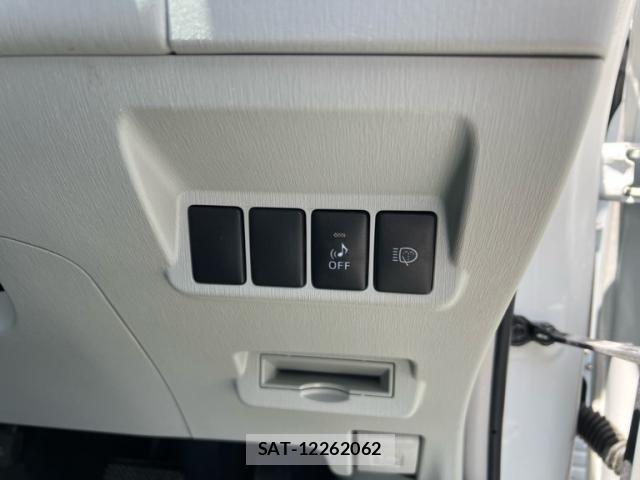 Toyota PRIUS ALPHA 2012-07 7329541-18