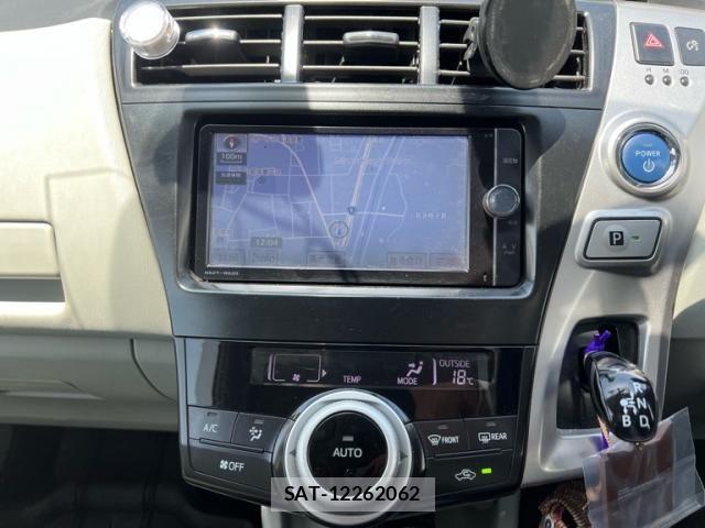 Toyota PRIUS ALPHA 2012-07 7329541-19