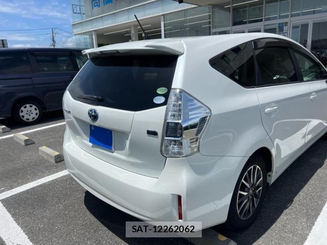Toyota PRIUS ALPHA 2012-07 7329541-3