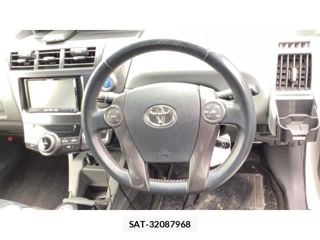 Toyota PRIUS ALPHA 2013-10 7329544-9