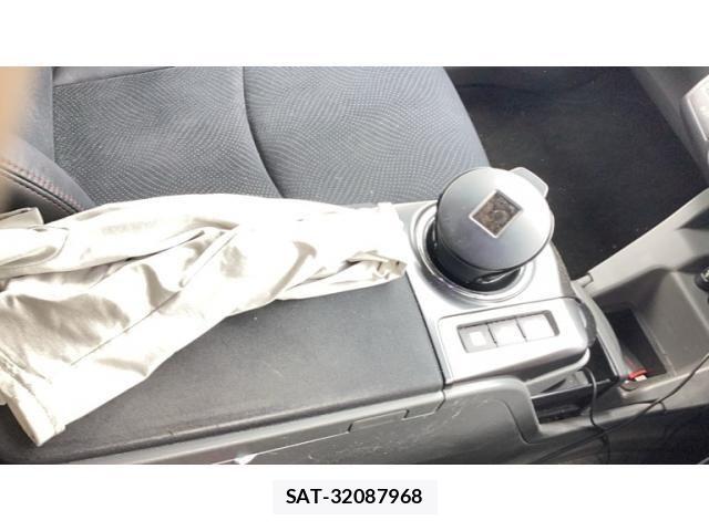 Toyota PRIUS ALPHA 2013-10 7329544-10