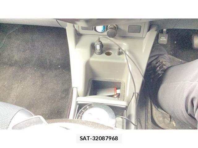 Toyota PRIUS ALPHA 2013-10 7329544-11