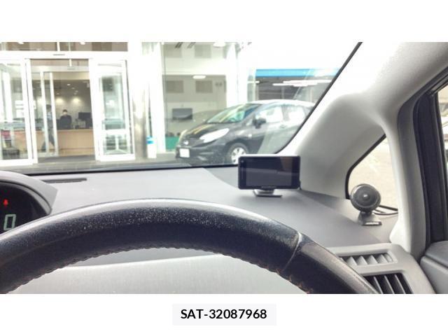Toyota PRIUS ALPHA 2013-10 7329544-15