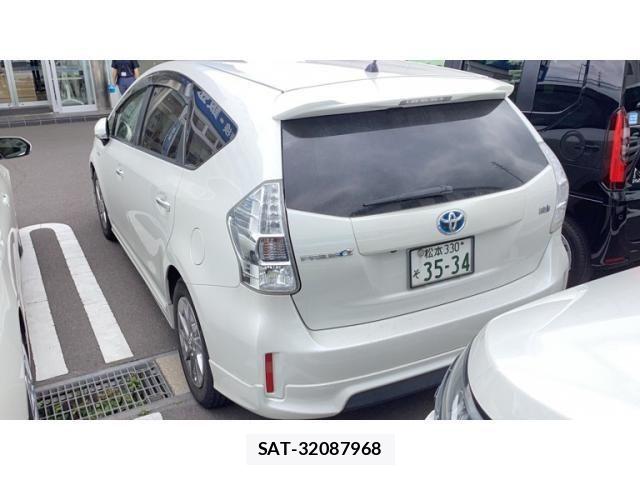 Toyota PRIUS ALPHA 2013-10 7329544-1