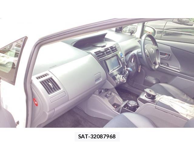 Toyota PRIUS ALPHA 2013-10 7329544-22