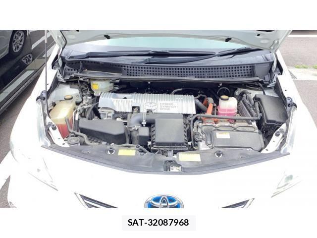 Toyota PRIUS ALPHA 2013-10 7329544-24