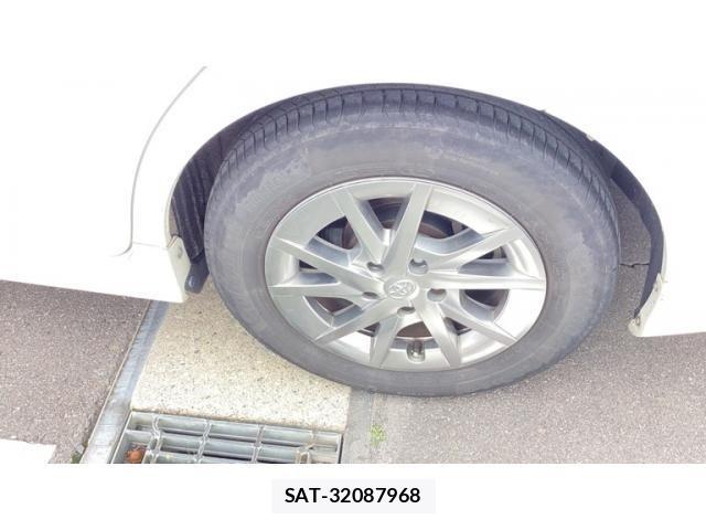 Toyota PRIUS ALPHA 2013-10 7329544-5