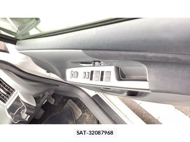 Toyota PRIUS ALPHA 2013-10 7329544-8