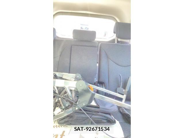 Toyota PRIUS ALPHA 2018-01 7329522-15