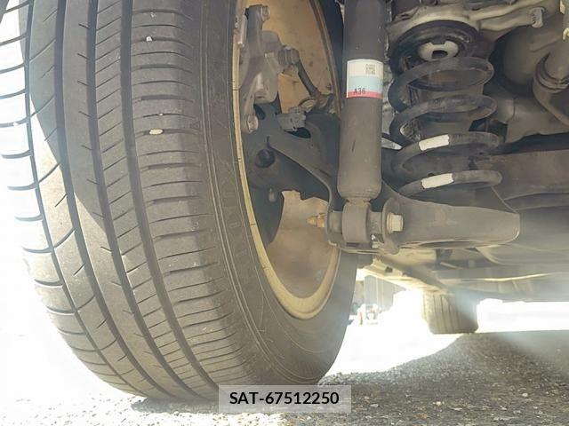 Toyota PRIUS ALPHA 2015-06 7329526-15