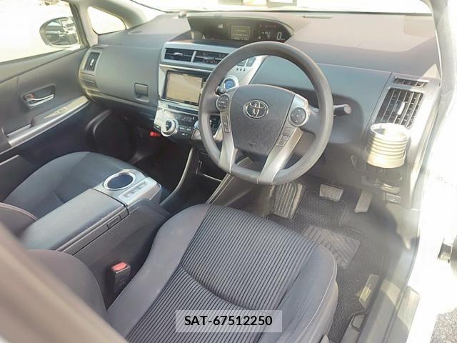 Toyota PRIUS ALPHA 2015-06 7329526-17