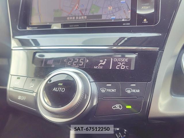 Toyota PRIUS ALPHA 2015-06 7329526-22