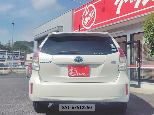 Toyota PRIUS ALPHA 2015-06 7329526-4