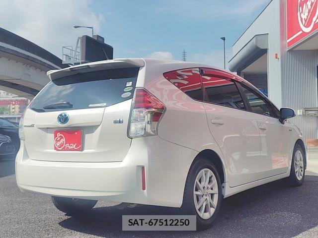 Toyota PRIUS ALPHA 2015-06 7329526-5