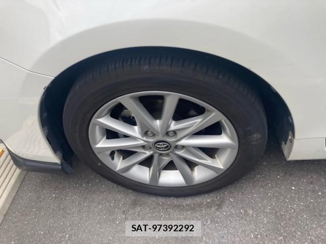 Toyota PRIUS ALPHA 2018-11 7329525-10