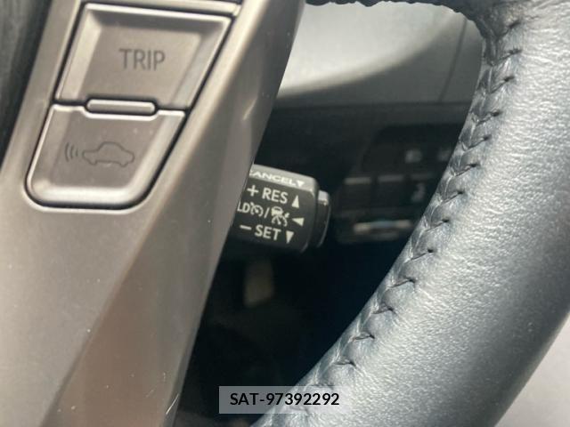 Toyota PRIUS ALPHA 2018-11 7329525-19
