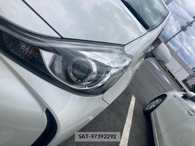 Toyota PRIUS ALPHA 2018-11 7329525-2