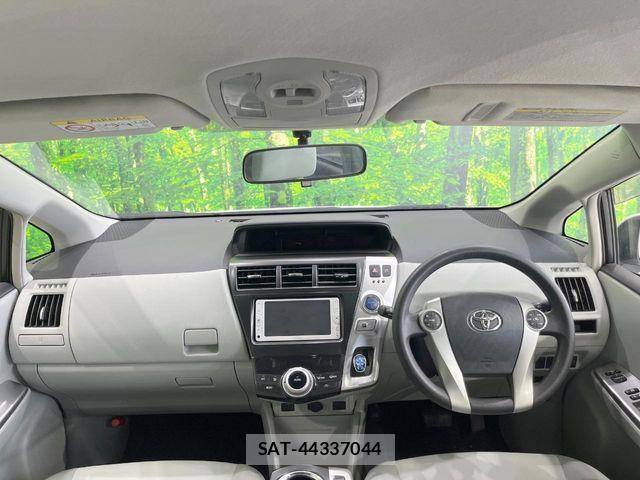 Toyota PRIUS ALPHA 2013-07 7329529-1