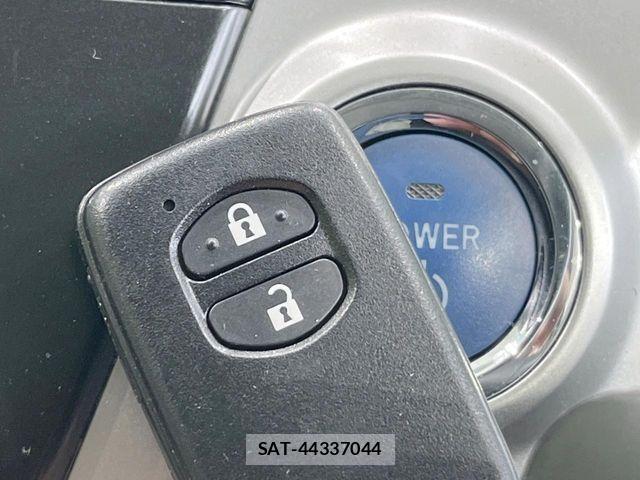 Toyota PRIUS ALPHA 2013-07 7329529-5