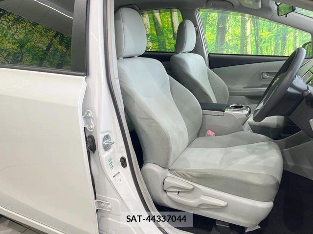 Toyota PRIUS ALPHA 2013-07 7329529-7