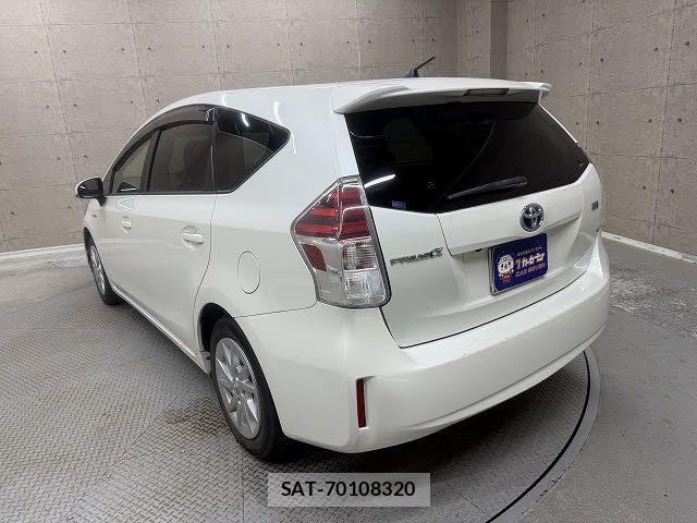 Toyota PRIUS ALPHA 2015-01 7329528-12