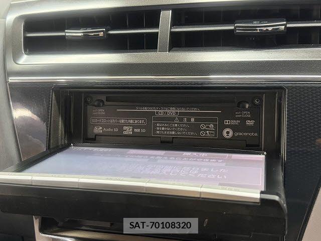 Toyota PRIUS ALPHA 2015-01 7329528-16