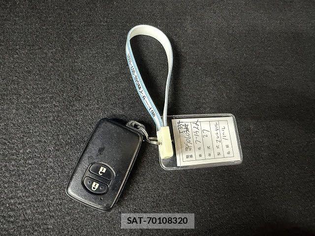 Toyota PRIUS ALPHA 2015-01 7329528-24