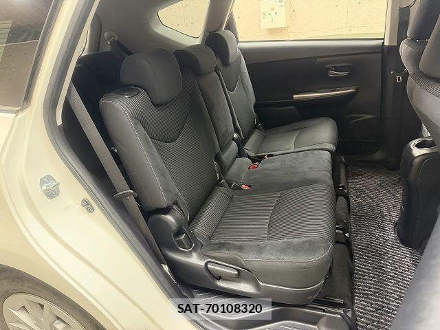 Toyota PRIUS ALPHA 2015-01 7329528-4