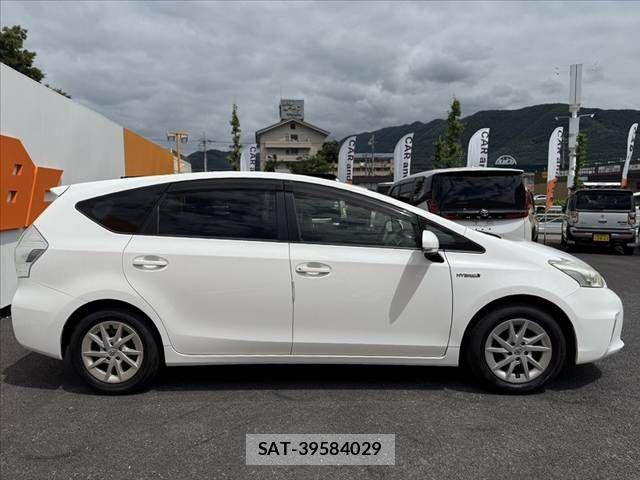 Toyota PRIUS ALPHA 2013-03 7329535-11