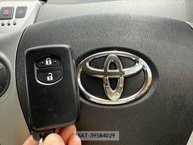 Toyota PRIUS ALPHA 2013-03 7329535-3