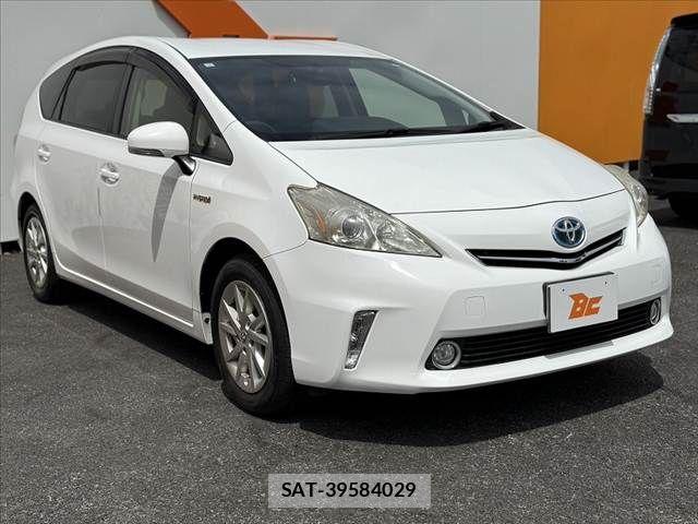 Toyota PRIUS ALPHA 2013-03 7329535-7