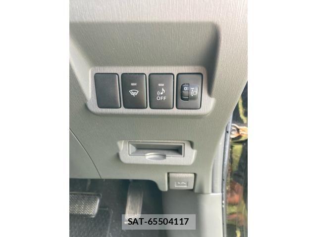 Toyota PRIUS ALPHA 2011-07 7329554-17