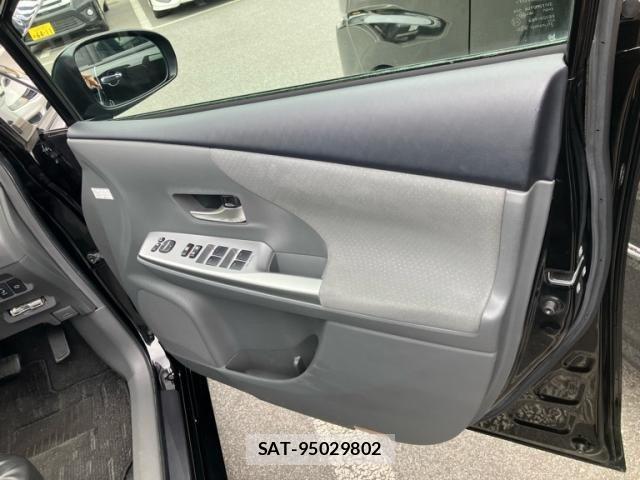 Toyota PRIUS ALPHA 2011-09 7329546-9