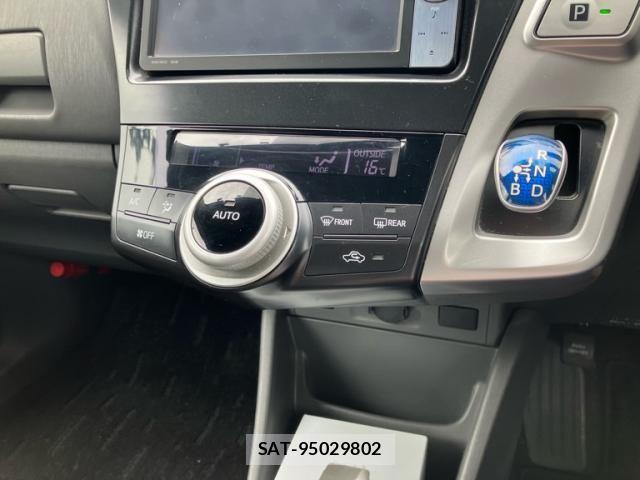 Toyota PRIUS ALPHA 2011-09 7329546-17