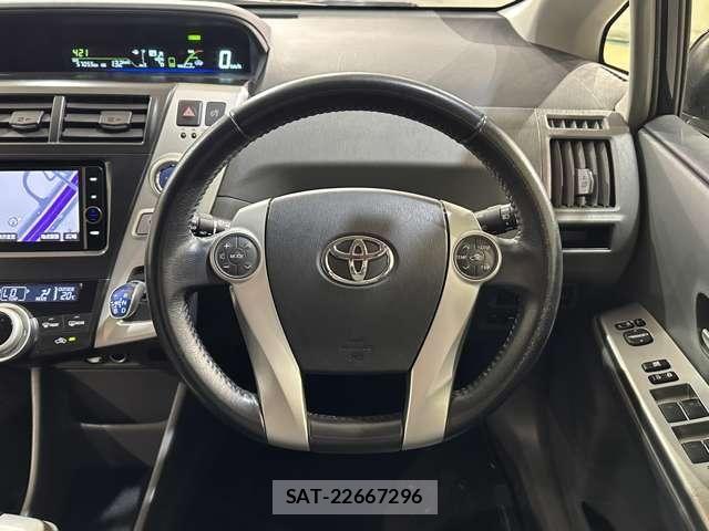 Toyota PRIUS ALPHA 2012-10 7329532-9