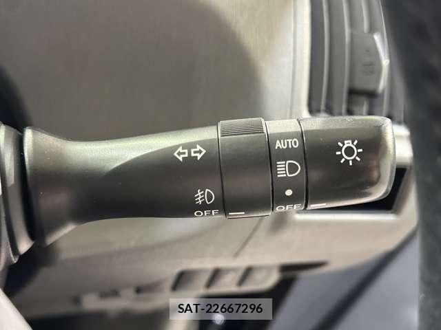 Toyota PRIUS ALPHA 2012-10 7329532-11