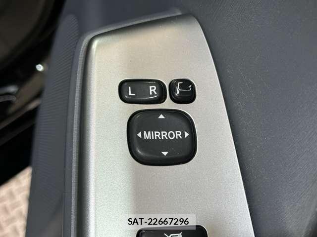 Toyota PRIUS ALPHA 2012-10 7329532-16