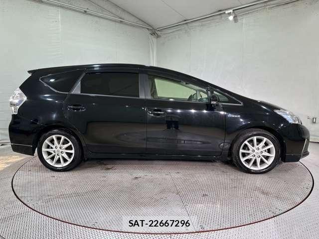 Toyota PRIUS ALPHA 2012-10 7329532-3