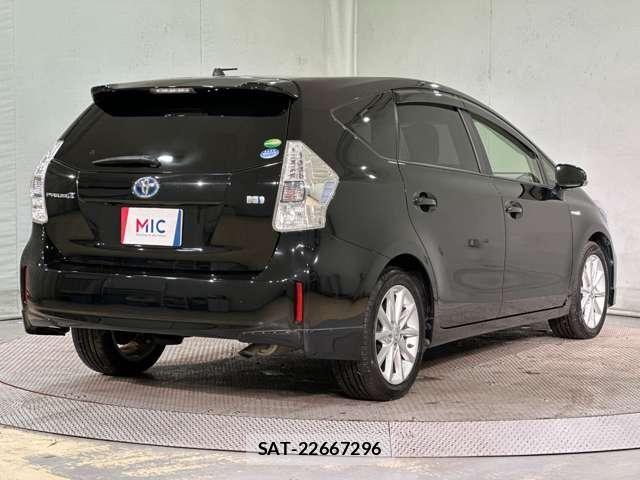 Toyota PRIUS ALPHA 2012-10 7329532-4