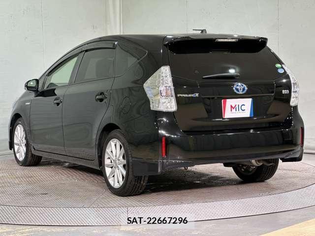Toyota PRIUS ALPHA 2012-10 7329532-6