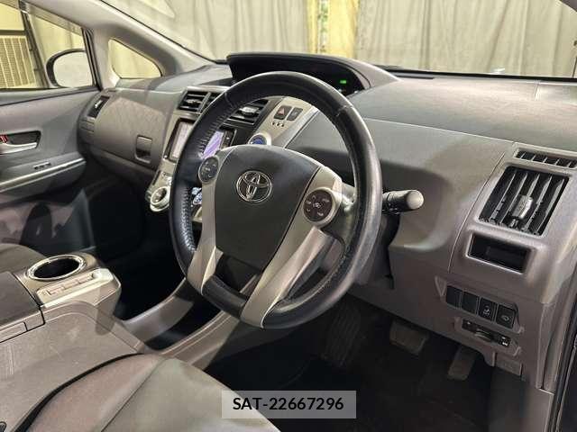 Toyota PRIUS ALPHA 2012-10 7329532-8
